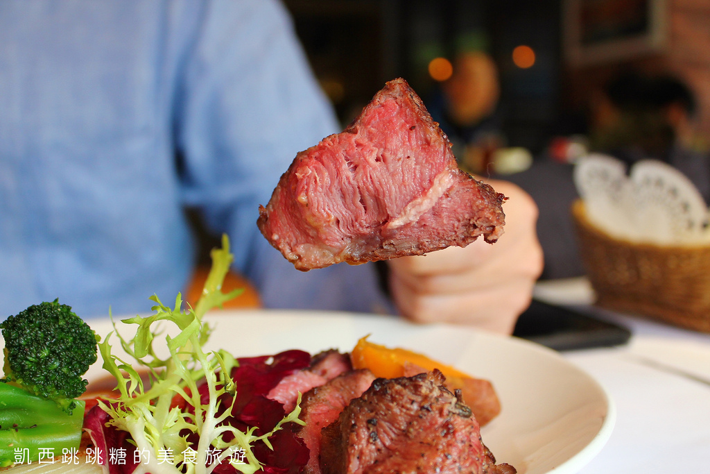 捷運國父紀念館美食 星辰牛排 舒肥牛排 華視281