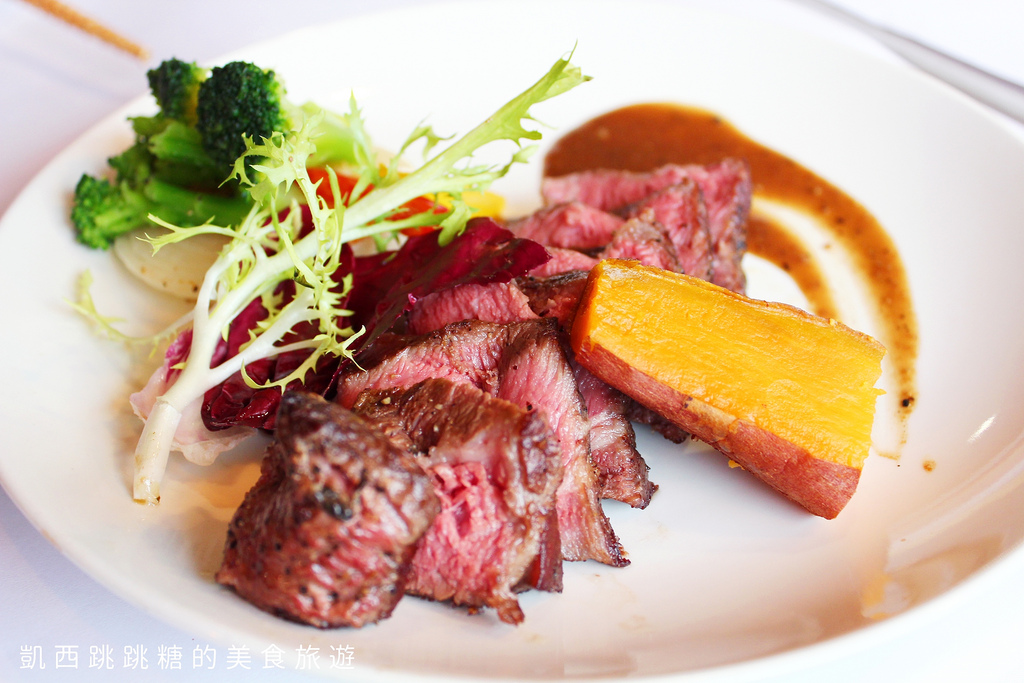 捷運國父紀念館美食 星辰牛排 舒肥牛排 華視211