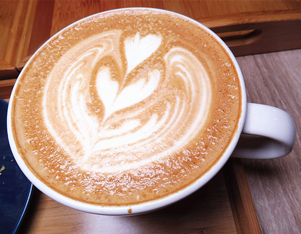 O.L.O CAFE：「台北松山」【O.L.O CAFÉ】亞洲唯一HOTELS.COM聯名主題咖啡館！處處都可見到萌萌可愛的禮賓大使身影，舒適自在的用餐環境，享受一期一會新鮮直送食材的美味餐點，寧靜的品味生活中令人微笑的幸福時刻！ ＃松山下午茶 ＃輕食咖啡 ＃Hotels.com聯名