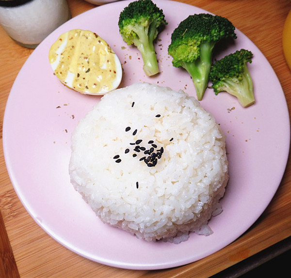 O.L.O CAFE：「台北松山」【O.L.O CAFÉ】亞洲唯一HOTELS.COM聯名主題咖啡館！處處都可見到萌萌可愛的禮賓大使身影，舒適自在的用餐環境，享受一期一會新鮮直送食材的美味餐點，寧靜的品味生活中令人微笑的幸福時刻！ ＃松山下午茶 ＃輕食咖啡 ＃Hotels.com聯名