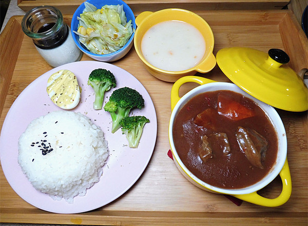 O.L.O CAFE：「台北松山」【O.L.O CAFÉ】亞洲唯一HOTELS.COM聯名主題咖啡館！處處都可見到萌萌可愛的禮賓大使身影，舒適自在的用餐環境，享受一期一會新鮮直送食材的美味餐點，寧靜的品味生活中令人微笑的幸福時刻！ ＃松山下午茶 ＃輕食咖啡 ＃Hotels.com聯名