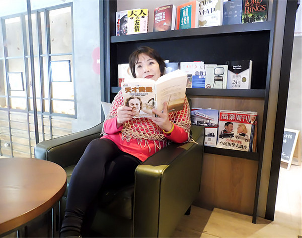 O.L.O CAFE：「台北松山」【O.L.O CAFÉ】亞洲唯一HOTELS.COM聯名主題咖啡館！處處都可見到萌萌可愛的禮賓大使身影，舒適自在的用餐環境，享受一期一會新鮮直送食材的美味餐點，寧靜的品味生活中令人微笑的幸福時刻！ ＃松山下午茶 ＃輕食咖啡 ＃Hotels.com聯名