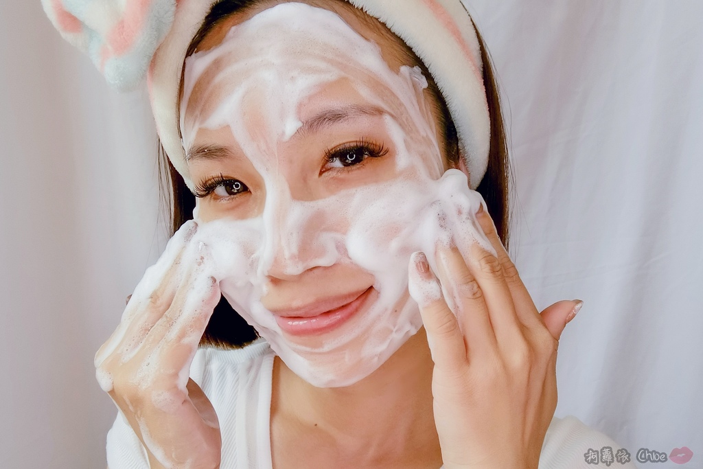 超濃密泡泡洗淨很有感 保濕不緊繃！日本Bifesta碧菲絲特水嫩淨透洗面乳8.jpg