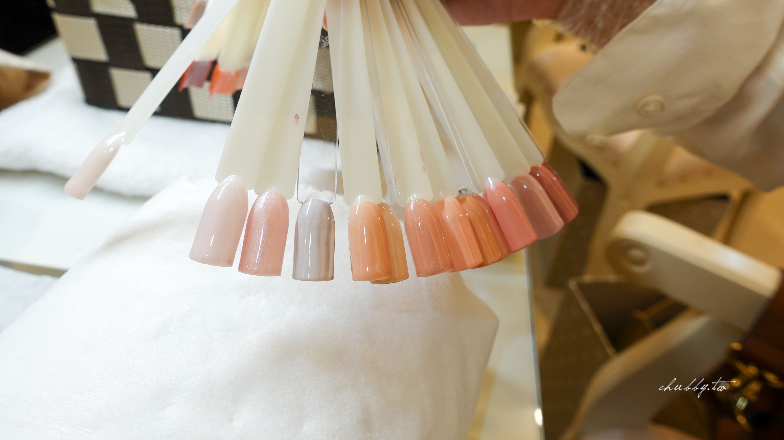 手足保養│國父紀念館站 台北大安美甲推薦Daimie Beauty Salon造型美甲 淡然貝殼粉超美推薦～