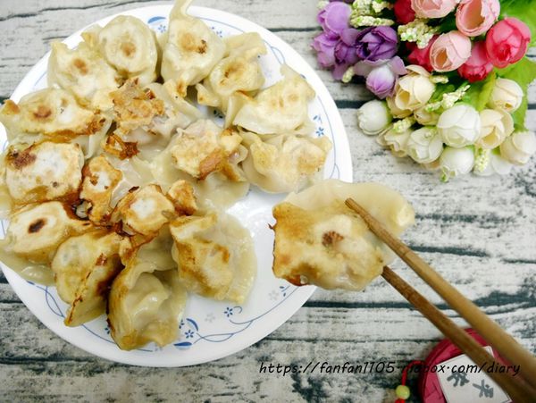 宅配冷凍水餃【小麵館】手工水餃 #高麗菜水餃 #咖哩洋蔥玉米水餃 #韭黃水餃 #溫體豬肉 #手工製作 (15).JPG