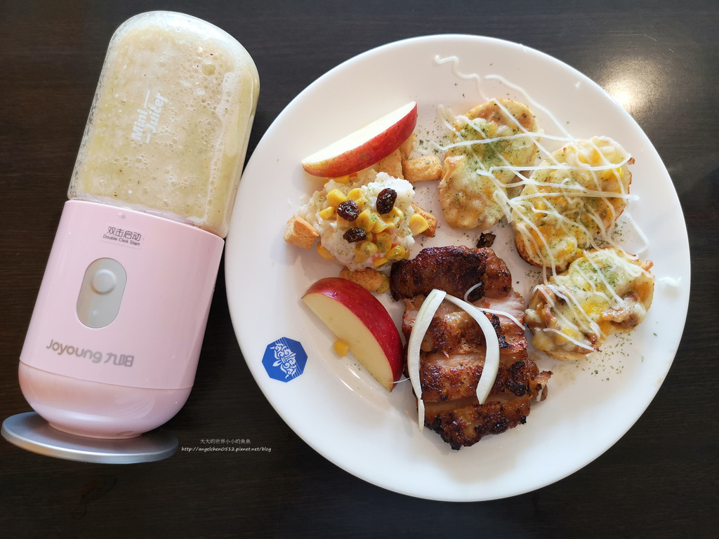 九陽JYL-C902D 電動隨行果汁機14.jpg