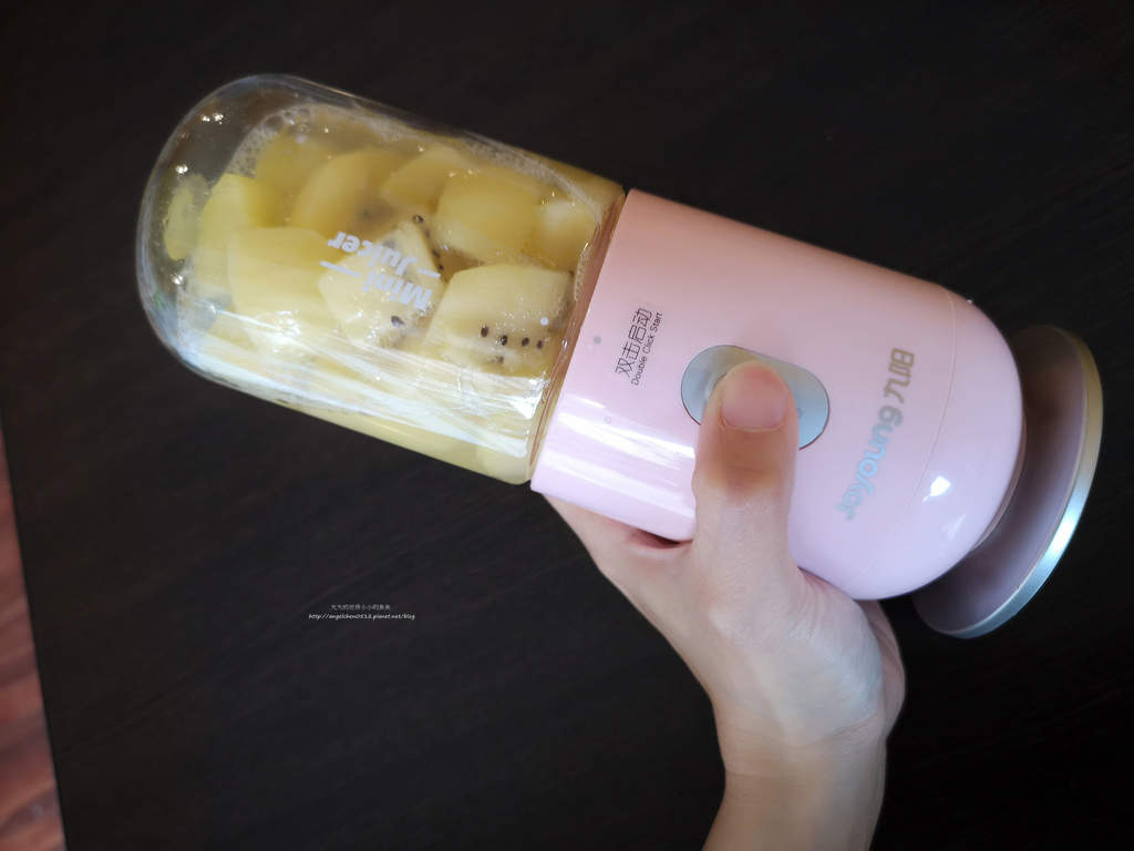 九陽JYL-C902D 電動隨行果汁機13.jpg