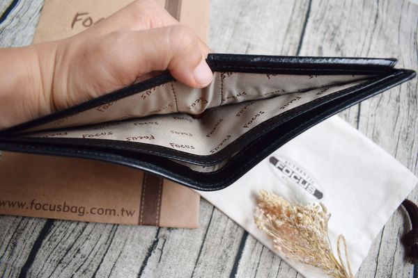 FOCUS義大利原皮男短夾 (4)