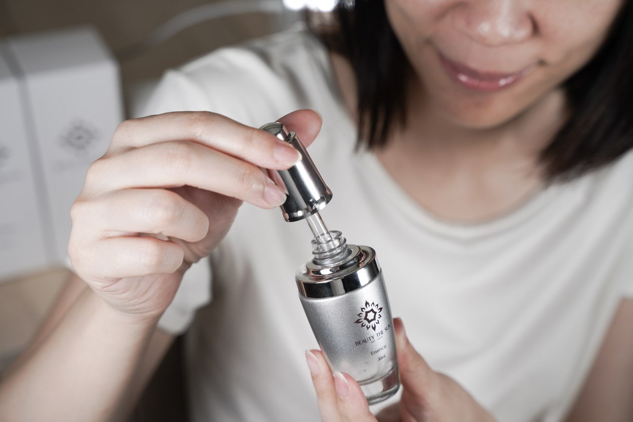 如果你也很怕黏膩的感覺,Beauty The Sun 胜肽緊緻賦活化保養組這3款使用起來完全不黏膩,而且強調保濕功能,肌膚補充了足夠的水分,不再容易出油。想解肌膚的渴,可以交給他們囉!
