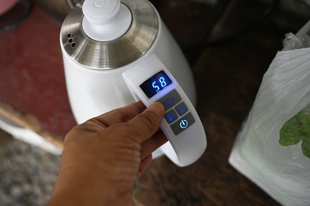 電子溫控手沖細口壺 SWB-29N