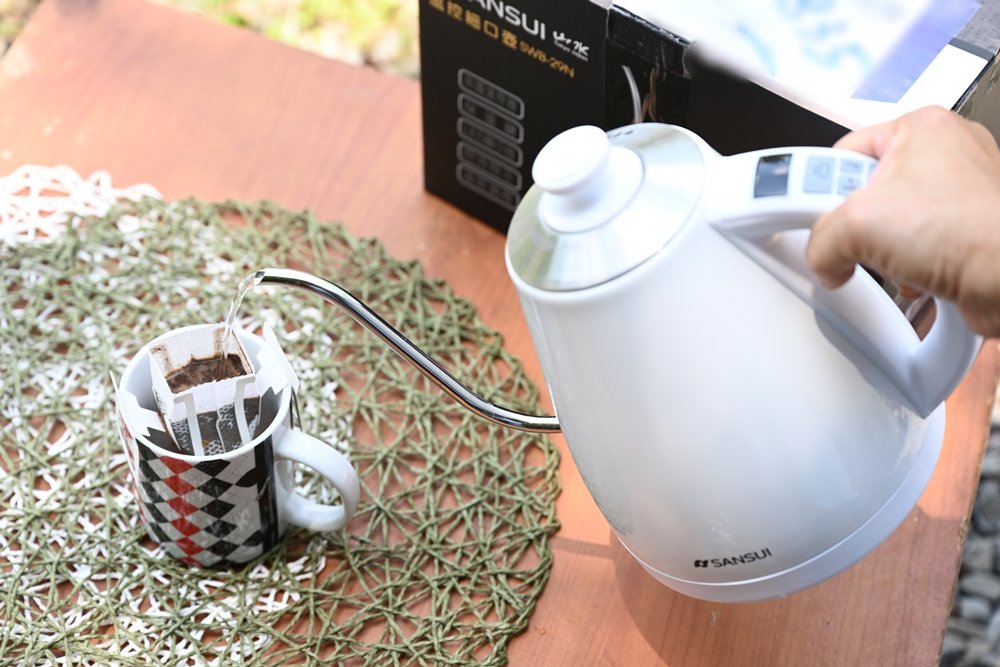 電子溫控手沖細口壺 SWB-29N