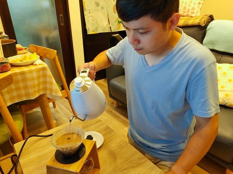 電子溫控手沖細口壺 SWB-29N