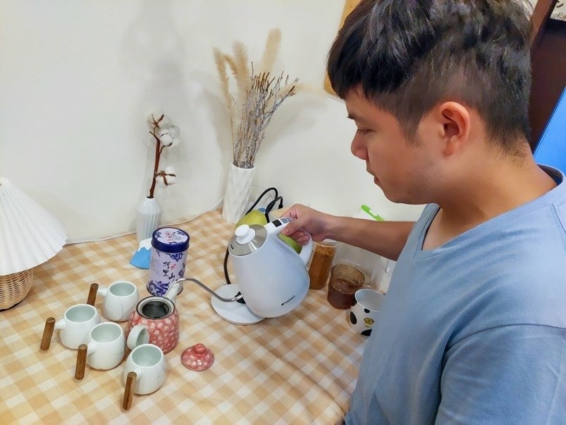 電子溫控手沖細口壺 SWB-29N