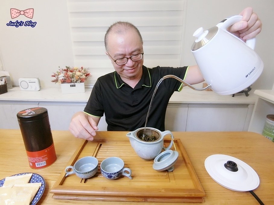 電子溫控手沖細口壺 SWB-29N