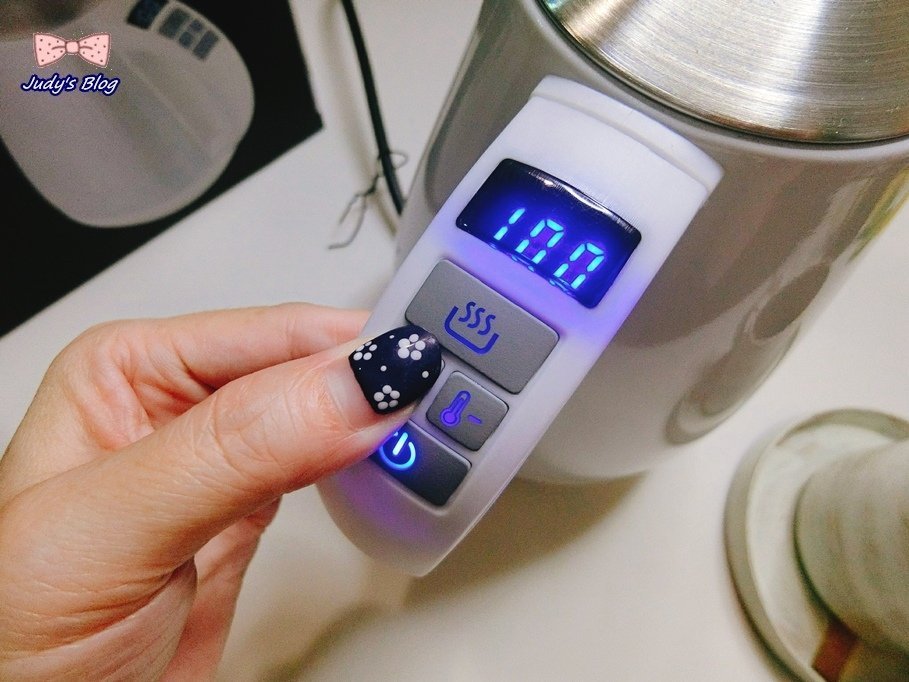 電子溫控手沖細口壺 SWB-29N