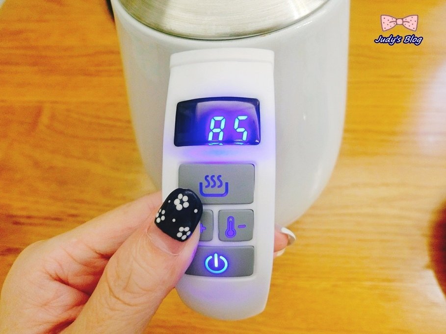 電子溫控手沖細口壺 SWB-29N